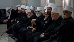 Suriye sınırı yakınlarındaki Majdal Shams kasabasında İsrail'in ilhak ettiği Golan Tepeleri'nin Suriye'ye geri verilmesi talebiyle düzenlenen gösteriye katılanlar, 14 Şubat 2025 Cuma 