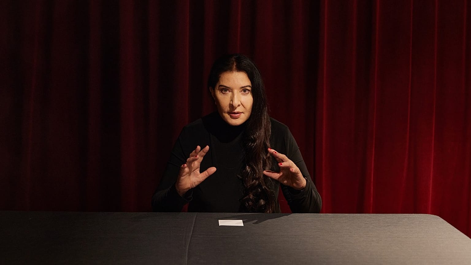 Strike a pose - Marina Abramović 