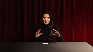 Strike a pose - Marina Abramović