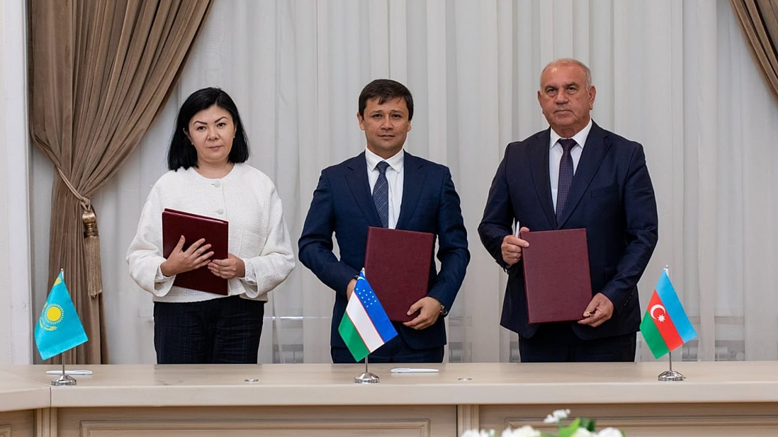 Representatives of Azerenerji (Azerbaijan), National Electric Grids of Uzbekistan, and KEGOC (Kazakhstan) 
