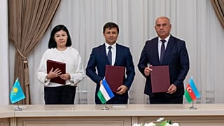Representatives of Azerenerji (Azerbaijan), National Electric Grids of Uzbekistan, and KEGOC (Kazakhstan)
