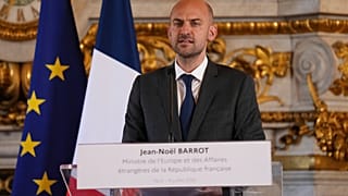 وزير الخارجية الفرنسي جان نويل بارو يتحدث إلى الصحفيين خلال مؤتمر صحفي في وزارة الخارجية في باريس، الجمعة 4 يوليو 2025.