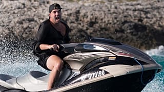 Billy McFarland, condenado por fraude, vende o infame Fyre Festival no eBay por menos de 250 000 dólares