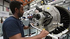 O espaço de trabalho cavernoso da empresa em Aradippou, Larnaca, Chipre, segunda-feira, 7 de julho de 2025.