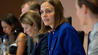 Il ministro danese per il digitale Caroline Stage Olsen durante una sessione del Parlamento europeo.