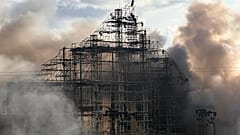 El escenario principal del festival Tomorrowland destruido por un incendio en Boom, 16 de julio de 2025
