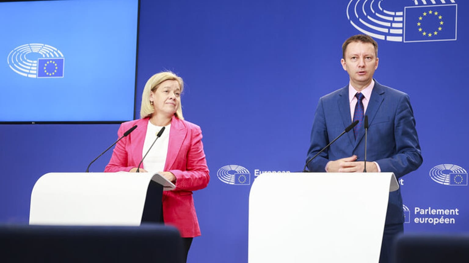 Siegfried Mureșan (PPE) e Carla Tavares (S&amp;D) são os relatores do Parlamento Europeu para o QFP