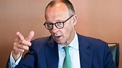 Bundeskanzler Friedrich Merz bei einer Kabinettssitzung im Kanzleramt in Berlin, Deutschland, Mittwoch, 16. Juli 2025.