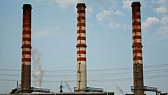 Taranto, İtalya'daki ILVA çelik fabrikasının kısmi görünümü, Ağustos 2012.
