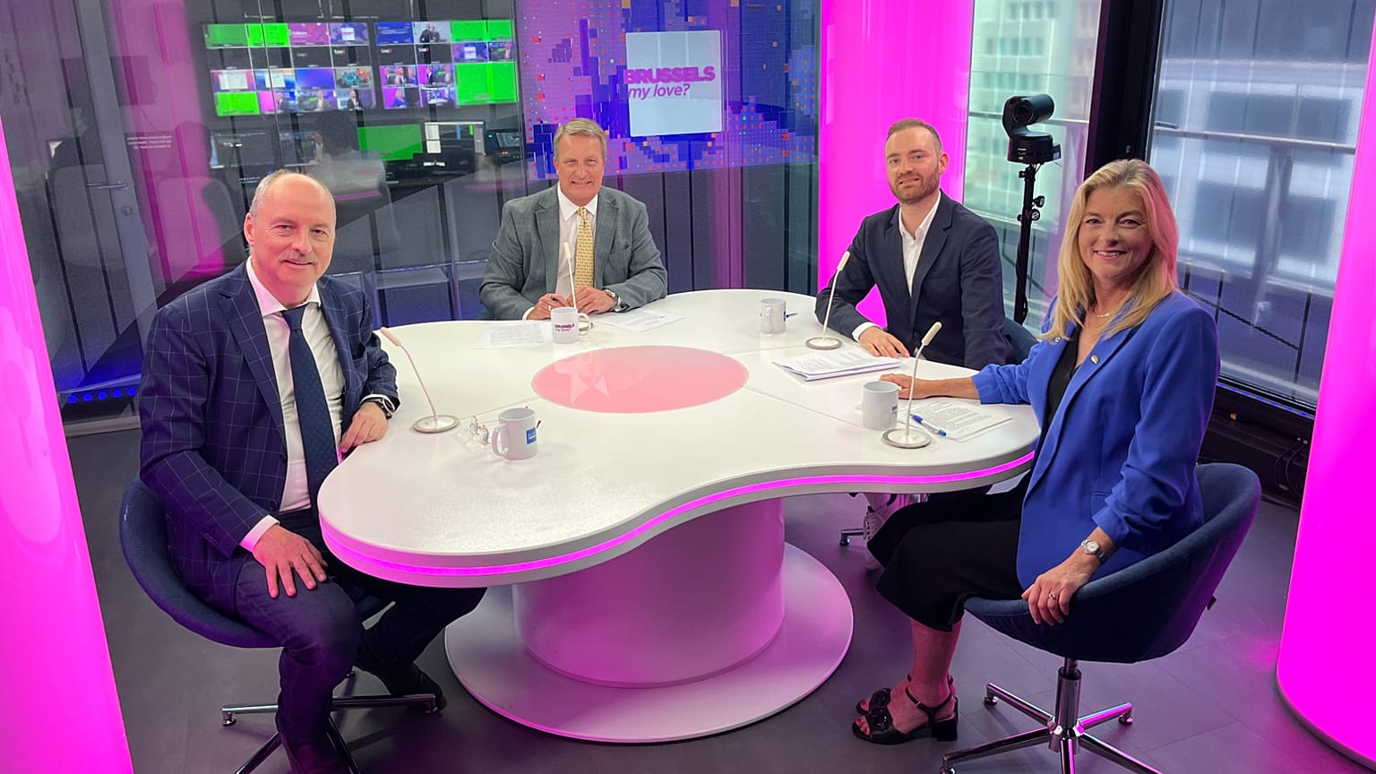 This week's panel with host Stefan Grobe