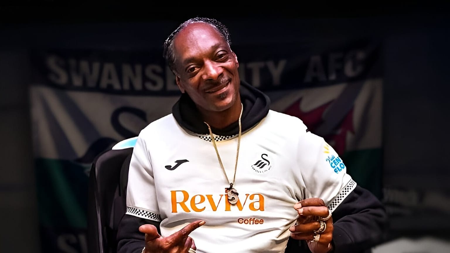 Από τη D 2 στην Premier League; Ο Snoop Dogg είναι πλέον συνιδιοκτήτης της ποδοσφαιρικής ομάδας Swansea City