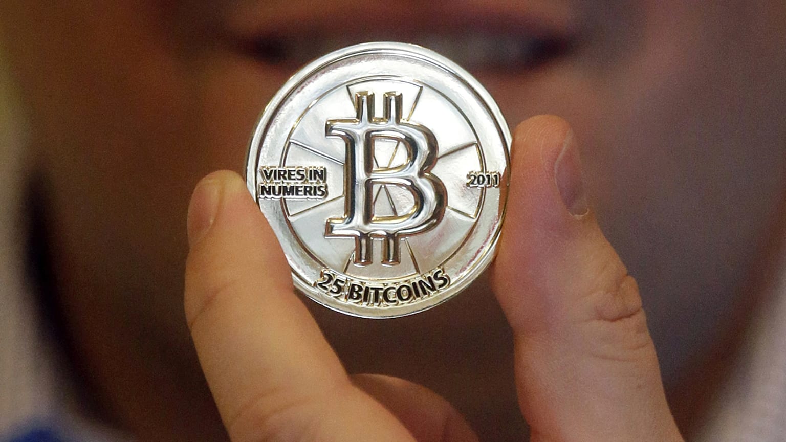 Sandy, Utah'ta 25 Bitcoin'lik bir token sergileniyor, 3 Nisan 2013