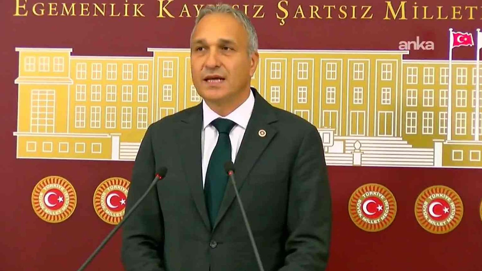 Suat Özçağdaş