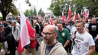 Bevándorlásellenes tüntetések több mint 80 városban