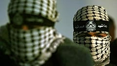 مسلحون ملثمون من كتائب شهداء الأقصى 