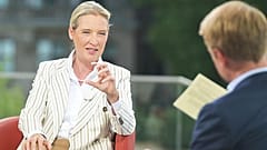 Alice Weidel és a riporter, Markus Preiß az ominózus interjú közben