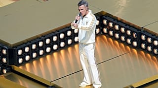 Ο Robbie Williams εμφανίστηκε πριν από τον τελικό του Παγκοσμίου Κυπέλλου Συλλόγων μεταξύ της Τσέλσι και της PSG στις 13 Ιουλίου 2025, στο East Rutherford του Νιου Τζέρσεϊ.