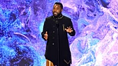 Malcolm-Jamal Warner discursa na 65ª edição anual dos prémios Grammy em 2023