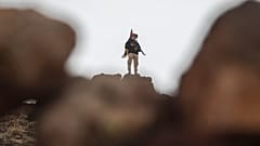 Ein drusischer Milizionär wacht an einem Außenposten in der südsyrischen Provinz Suweida, 4. März 2025