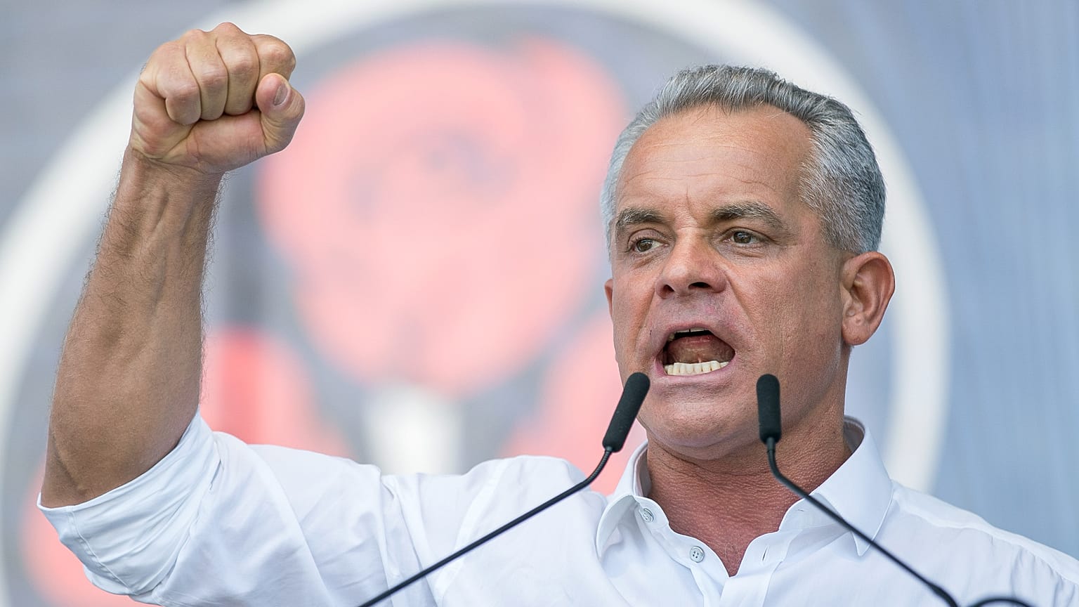 Vladimir Plahotniuc s'adresse à un rassemblement à  Chișinău, en Moldavie, le 9 juin 2019