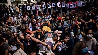 Brüksel’de düzensiz göçmenleri desteklemek için açlık grevinde olanlara yönelik bir protesto, 17 Temmuz 2021.