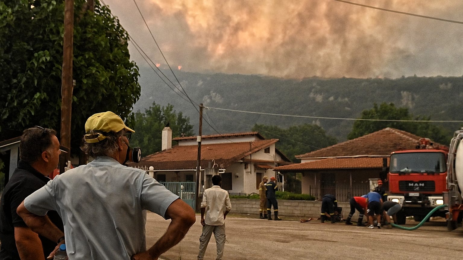 ΦΩΤΙΑ ΣΤΗΝ ΟΡΕΙΝΗ ΚΟΡΙΝΘΙΑ