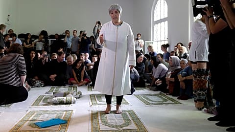 Liberale Muslimin Seyran Ateş in ihrer Moschee - ARCHIVBiLD