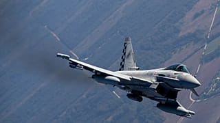 Un caza militar Eurofighter Typhoon de la Fuerza Aérea Italiana participa en la Misión de Vigilancia Aérea del Báltico de la OTAN, 12 de septiembre de 2023.