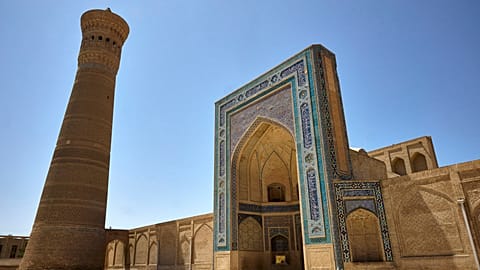 Entrance portal of Khoja Kalon and Kalon Minaret