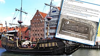 Sur cette photo d'archive prise le 6 septembre 2011, un bateau de tourisme est vu sur la rivière Motlawa devant les entrepôts reconstruits à Gdansk, en Pologne.