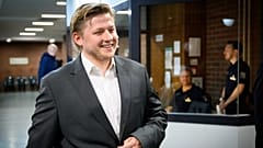 Der Komiker und Satiriker Sebastian Hotz, alias El Hotzo, besucht den Prozess gegen ihn im Amtsgericht Tiergarten in Berlin, Mittwoch, 23. Juli 2025.