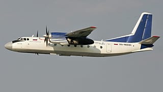 Rosyjski samolot Antonov AN-24