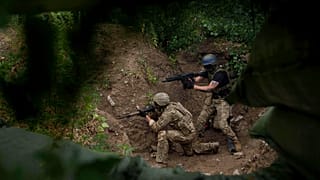 Ukrayna 3. Saldırı Tugayı, 16 Temmuz 2025 Çarşamba günü Ukrayna'nın Kiev bölgesindeki poligonda eğitim görüyor.
