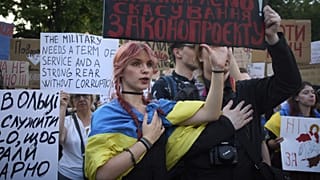 Kijevi tüntetés a korrupcióellenes hatóságok függetlenségét felszámoló törvény ellen