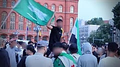Am Samstag fand eine Demonstration in Berlin statt, auf der islamistische Parolen gerufen wurden. Beobachter vom Verein "democ" hielten die Eskalation fest.