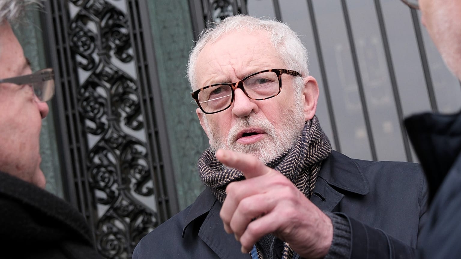 L'ancien leader du parti travailliste britannique Jeremy Corbyn s'exprime devant la Cour internationale de justice de La Haye, le 11 janvier 2024.