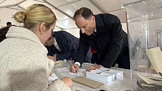 CHP Genel Başkan Yardımcısı Deniz Yavuzyılmaz, CHP'nin düzenlediği cumhurbaşkanlığı ön seçimi için Saraçhane'de, 23 Mart 2025