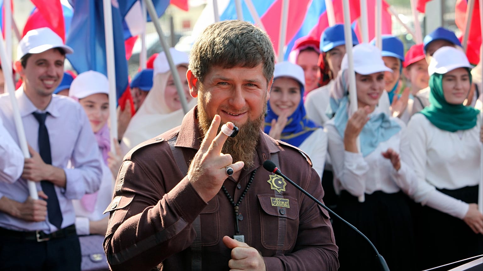 ФАЙЛ: Глава Чеченской Республики Рамзан Кадыров посещает Чеченский государственный университет в столице Чечни Грозном, 11 августа 2016 г.