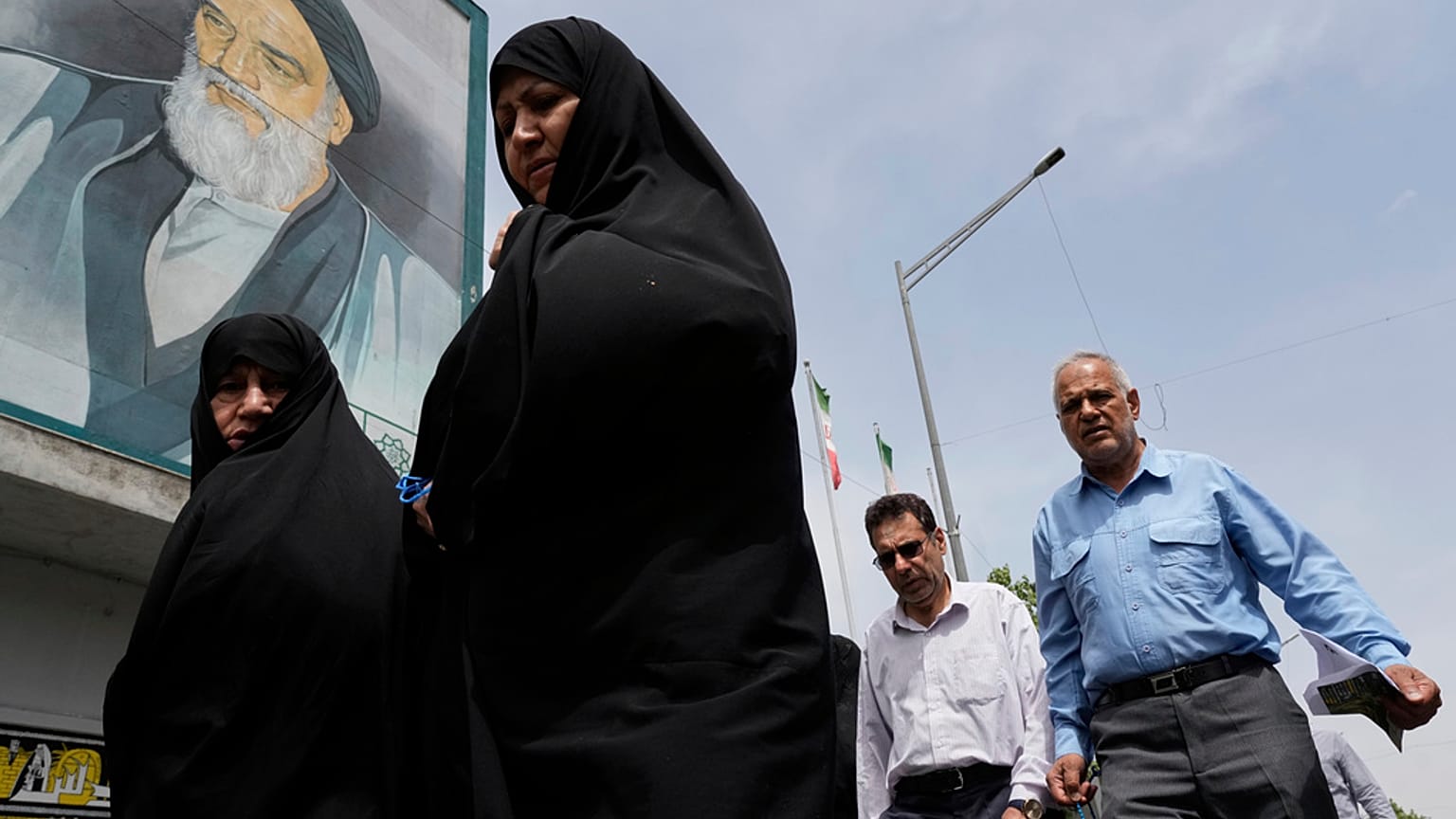 جدارية لمؤسس الثورة الإيرانية الراحل آية الله الخميني