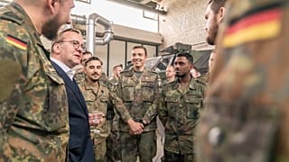 Bundesverteidigungsminister Boris Pistorius am 17.7.25 bei einem Truppenbesuch in Germersheim