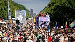 Die 47. Berlin Pride, der Christopher Street Day (CSD), am Samstag, 26. Juli 2025, am Großen Stern in Berlin