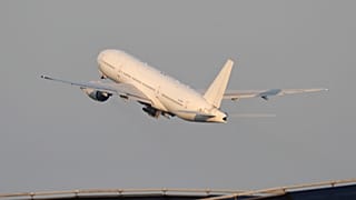 El Boeing 777-200ER de la compañía rusa Nordwind Airlines despega del aeropuerto de Sheremétievo para realizar el primer vuelo de conexión entre Moscú y Piongyang.