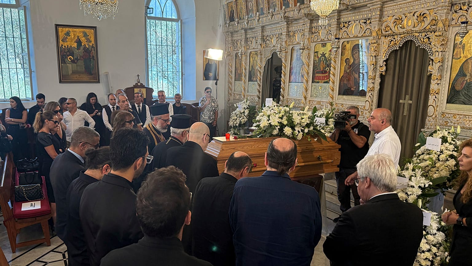 جنازة زياد الرحباني في كنيسة ببلدة بكفيا في جبل لبنان، يوم الاثنين 28 تموز/يوليو 2025. 