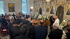 جنازة زياد الرحباني في كنيسة ببلدة بكفيا في جبل لبنان، يوم الاثنين 28 تموز/يوليو 2025. 