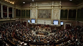 Lawmakers listen to French Prime Minister François Bayrou delivering his general policy speech in Paris, 14 January, 2025