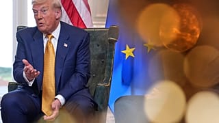 Präsident Donald Trump spricht bei seinem Treffen mit der Präsidentin der Europäischen Kommission Ursula von der Leyen auf dem Trump Turnberry Golfplatz in Turnberry, Schottland, Sonntag, 27. Juli 2025.