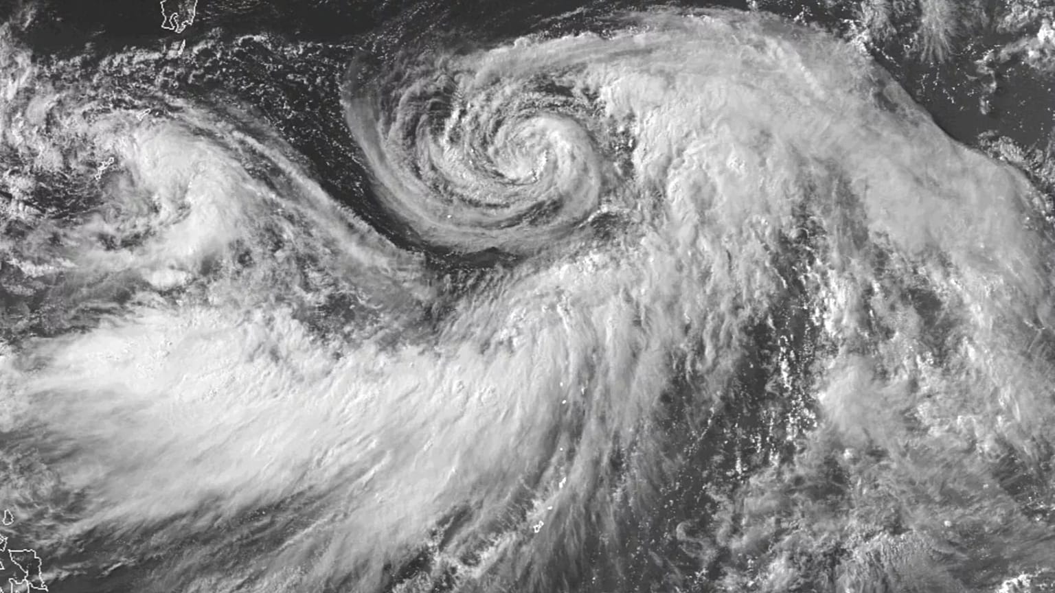 Ulusal Okyanus ve Atmosfer İdaresi (NOAA) tarafından sağlanan bu uydu görüntüsü, Pasifik Okyanusu'nun merkezinde oluşan Iona Kasırgası'nı gösteriyor, 28 Temmuz 2025