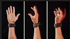 Ce bracelet vous permet de taper sans toucher d'écran
