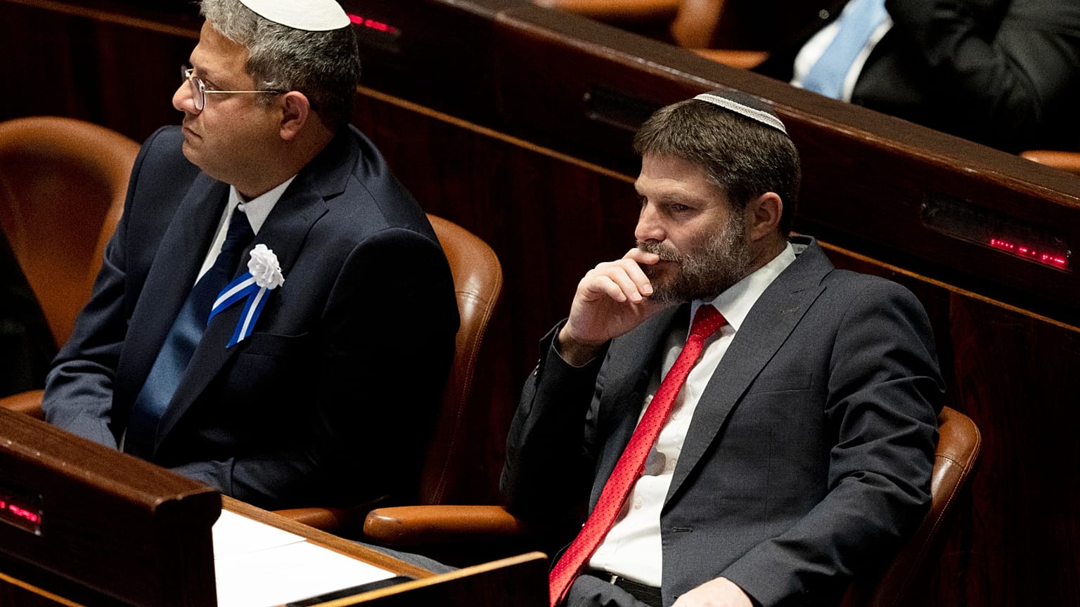 İsrailli milletvekilleri Itamar Ben Gvir ve Bezalel Smotrich, 15 Kasım 2022'de Kudüs'teki Knesset'te İsrail parlamentosu için düzenlenen yemin törenine katıldı. 