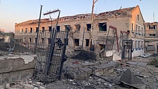 زندان  روستای بیلنکه در استان زاپوریژیا اوکراین  پس از حمله هوایی روسیه که منجر به کشته شدن حداقل ۱۷ زندانی در روز سه‌شنبه، ۲۹ ژوئیه ۲۰۲۵ شد.